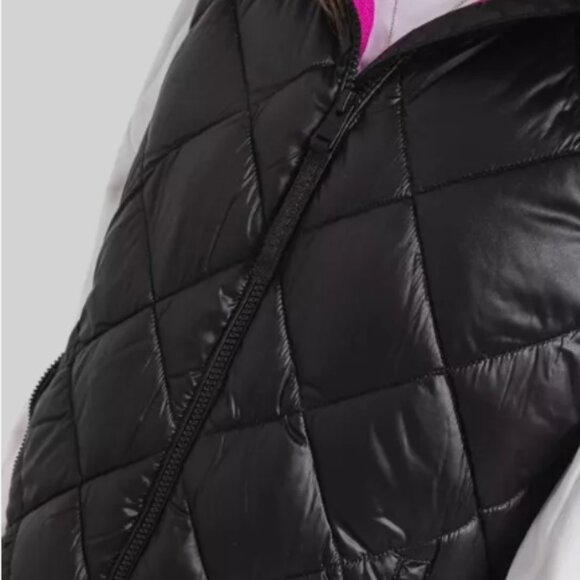 🔥 DKNY SPORT Quilted Puffer Vest – Reversible, Cozy & Stylish! - Picture 2 of 14